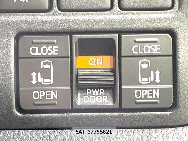 Toyota VOXY 2019-02 8882873-4
