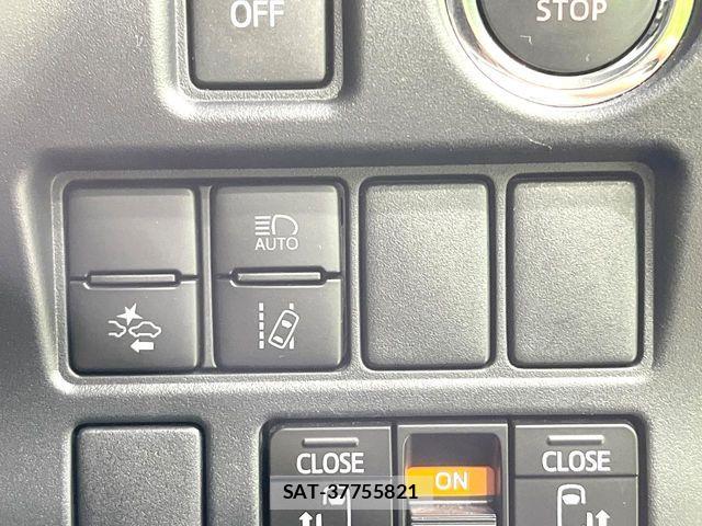 Toyota VOXY 2019-02 8882873-5
