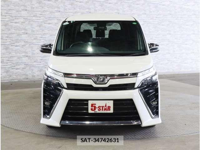 Toyota VOXY 2019-09 8882882-12