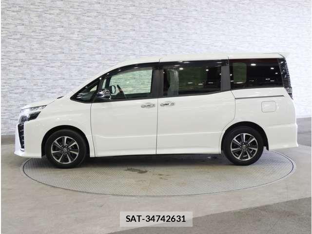 Toyota VOXY 2019-09 8882882-13