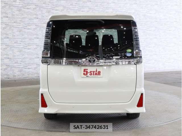 Toyota VOXY 2019-09 8882882-15