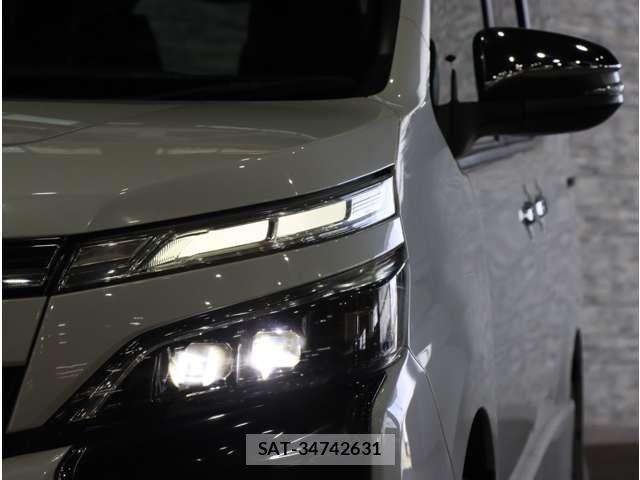 Toyota VOXY 2019-09 8882882-16