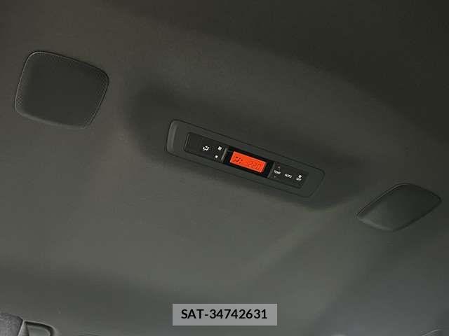 Toyota VOXY 2019-09 8882882-7