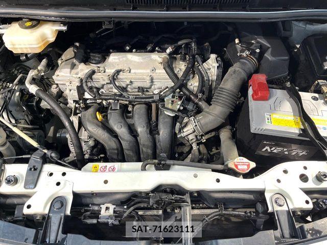 Toyota VOXY 2017-08 8882884-18