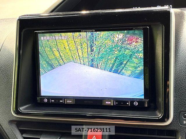 Toyota VOXY 2017-08 8882884-5