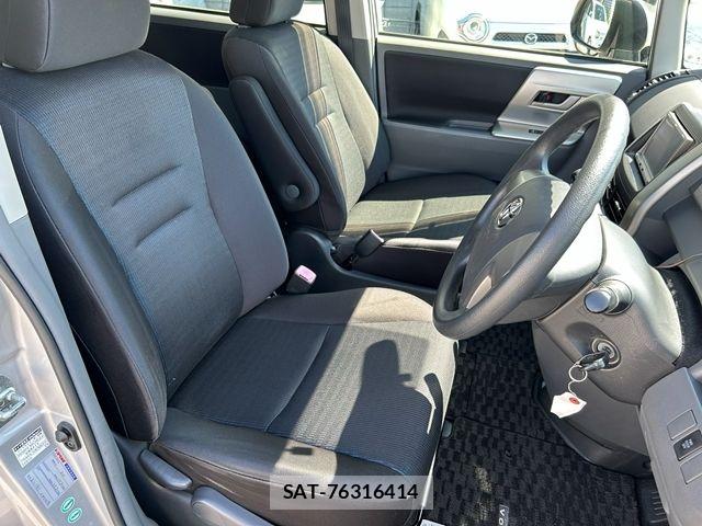 Toyota VOXY 2009-10 8882907-15