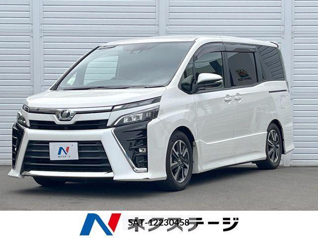 Toyota VOXY 2018-03 8882881-0
