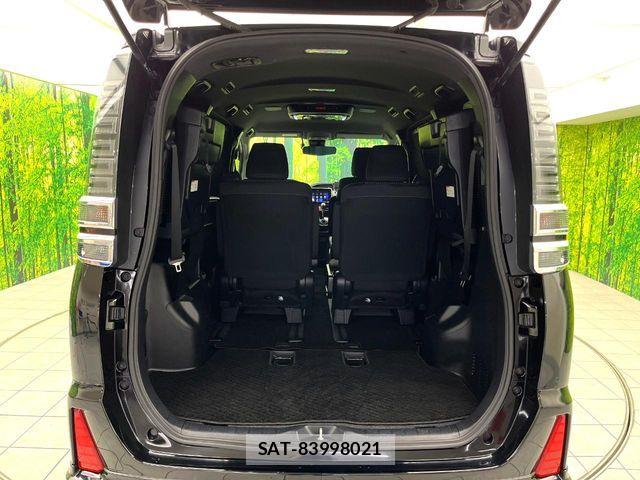 Toyota VOXY 2020-03 8882874-10