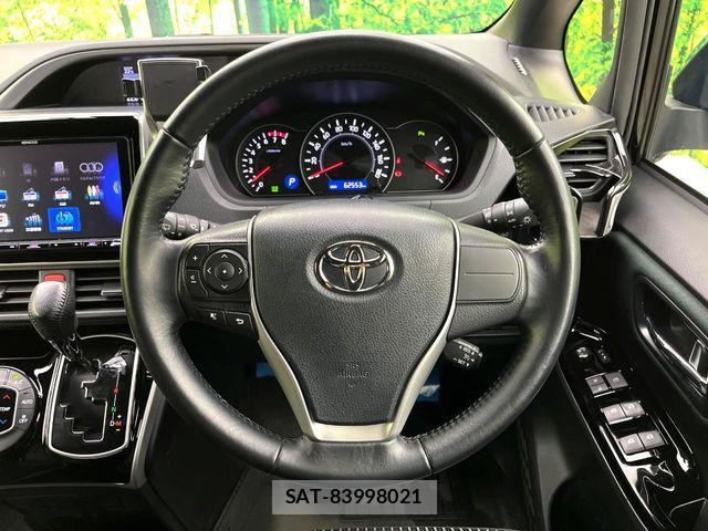 Toyota VOXY 2020-03 8882874-11