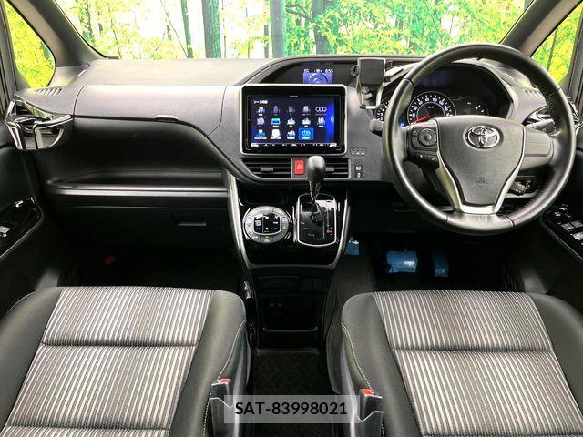 Toyota VOXY 2020-03 8882874-1
