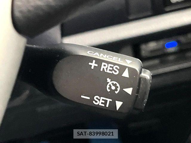 Toyota VOXY 2020-03 8882874-6