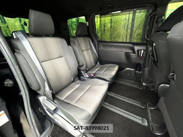 Toyota VOXY 2020-03 8882874-8