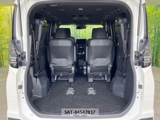 Toyota VOXY 2022-04 8882869-10