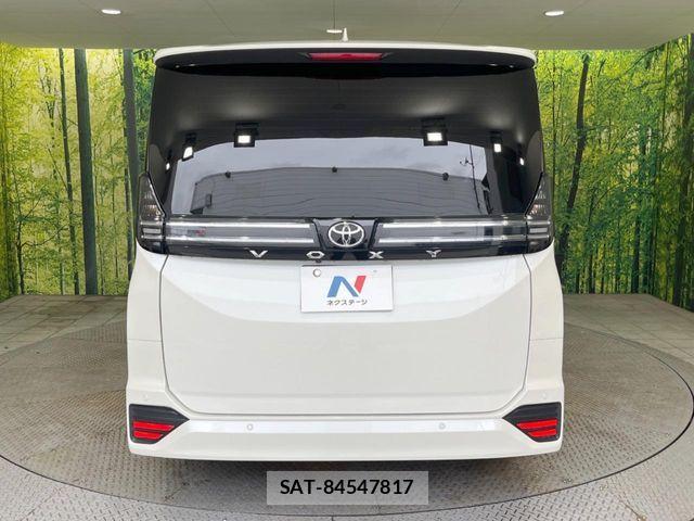Toyota VOXY 2022-04 8882869-15