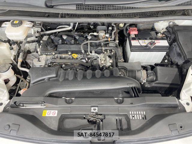 Toyota VOXY 2022-04 8882869-17