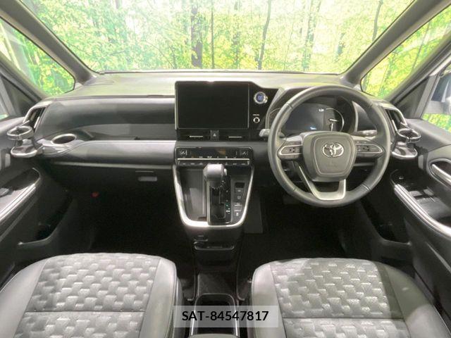 Toyota VOXY 2022-04 8882869-1