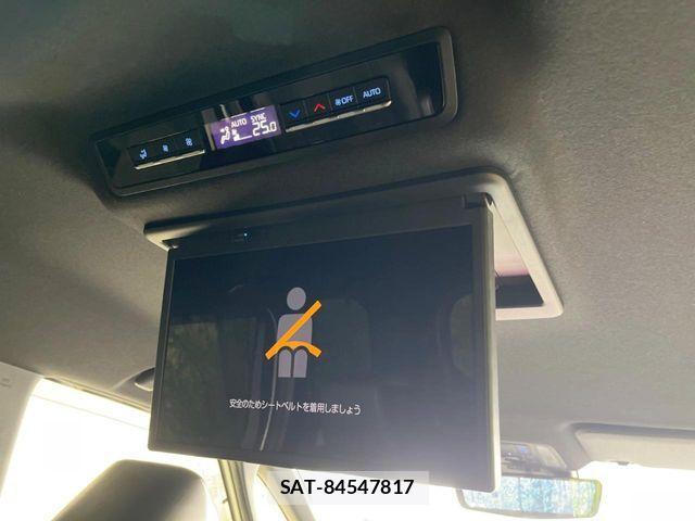 Toyota VOXY 2022-04 8882869-2