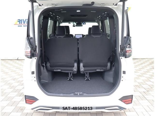 Toyota VOXY 2024-04 8882864-7