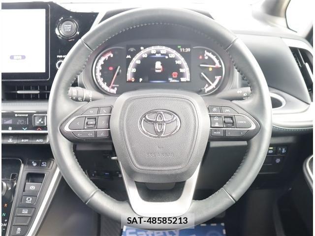 Toyota VOXY 2024-04 8882864-13