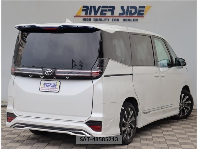 Toyota VOXY 2024-04 8882864-2