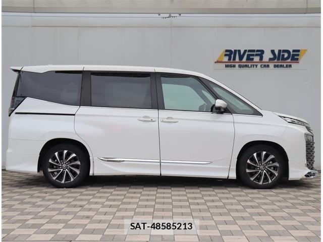 Toyota VOXY 2024-04 8882864-3