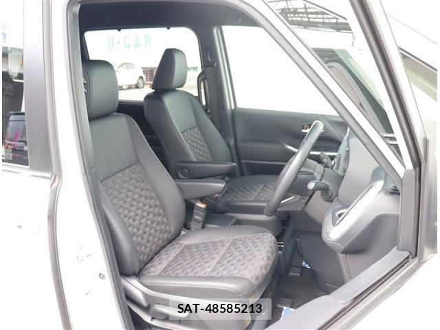 Toyota VOXY 2024-04 8882864-4