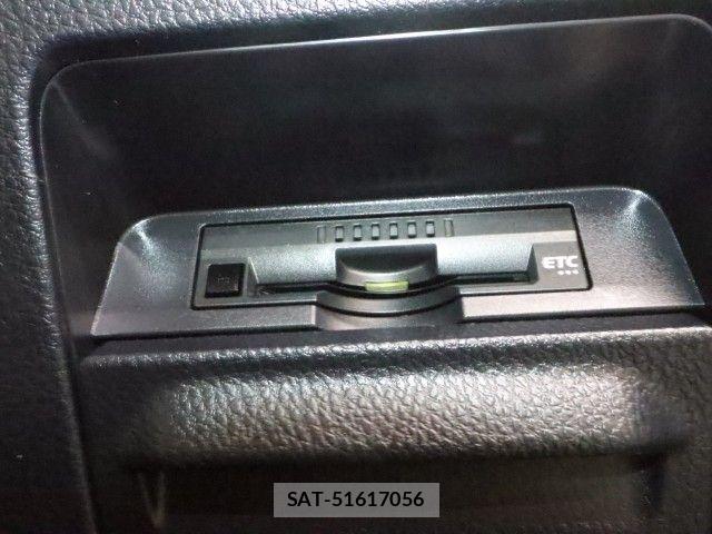 Toyota VOXY 2019-02 8882878-18