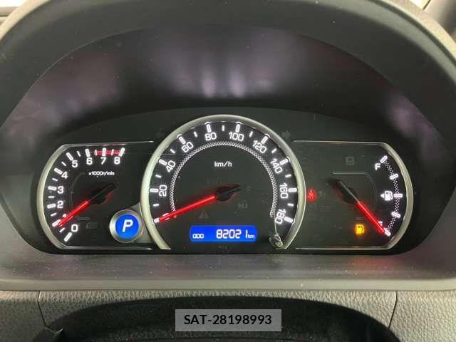 Toyota VOXY 2017-03 8882885-12