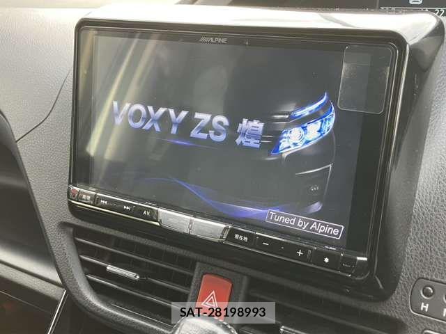 Toyota VOXY 2017-03 8882885-2
