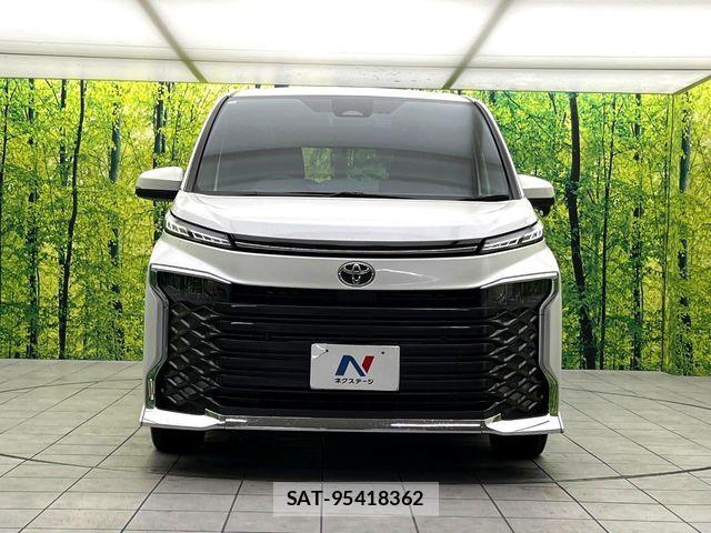 Toyota VOXY 2024-05 8882866-14