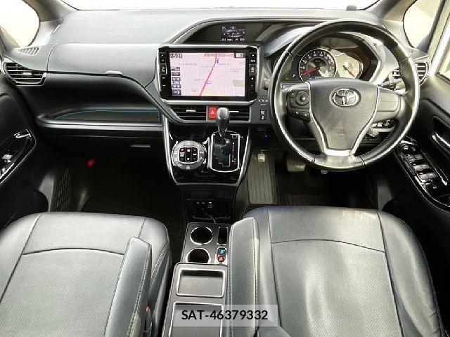 Toyota VOXY 2019-09 8882877-1