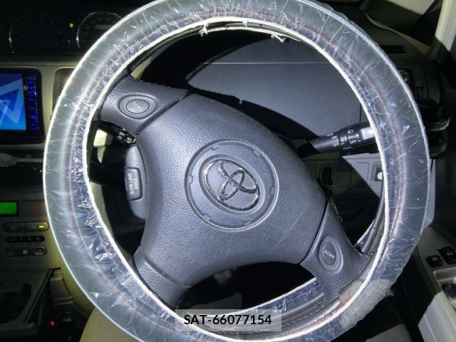 Toyota VOXY 2005-10 8882911-18