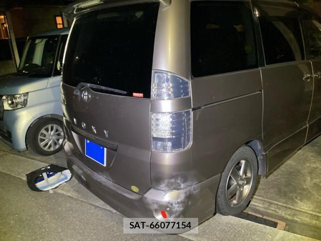 Toyota VOXY 2005-10 8882911-3