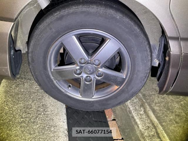 Toyota VOXY 2005-10 8882911-6