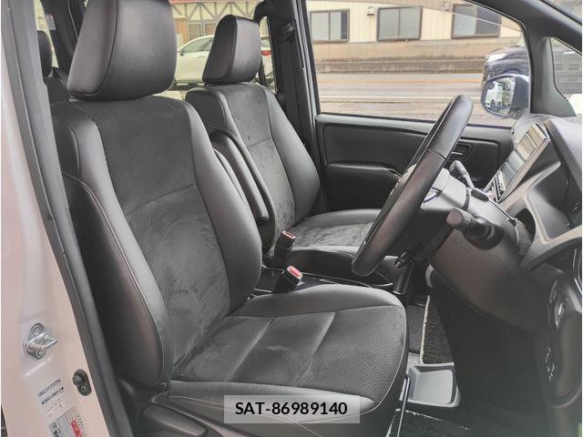 Toyota VOXY 2021-05 8882875-13