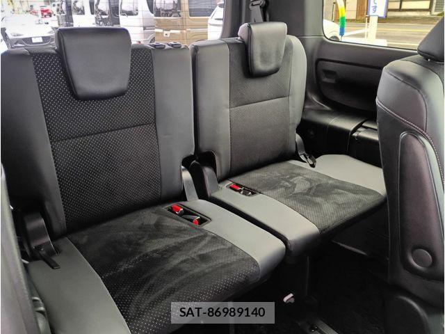 Toyota VOXY 2021-05 8882875-15
