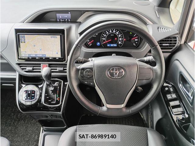 Toyota VOXY 2021-05 8882875-8