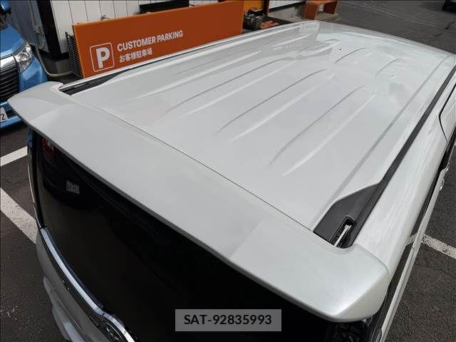 Toyota VOXY 2017-06 8882887-18