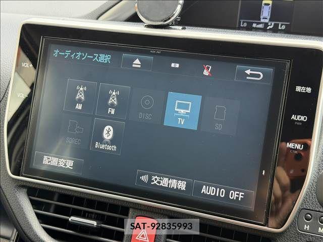 Toyota VOXY 2017-06 8882887-2