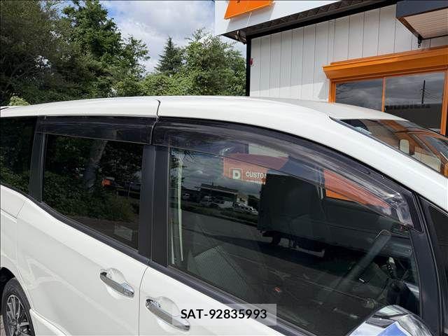 Toyota VOXY 2017-06 8882887-29