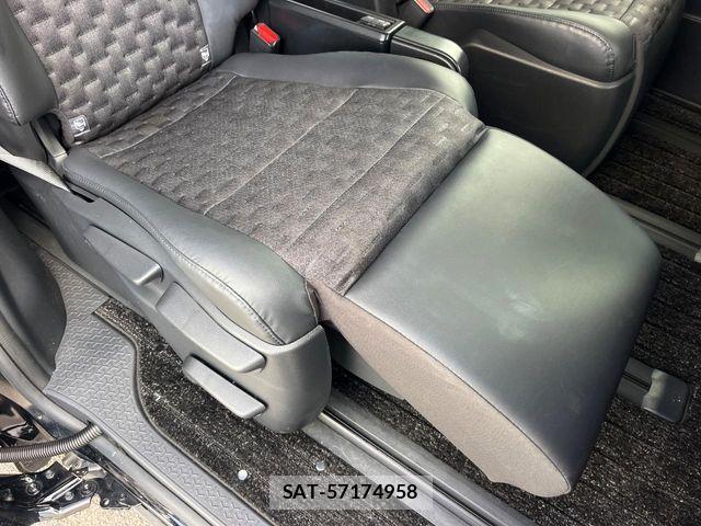 Toyota VOXY 2024-01 8882865-9