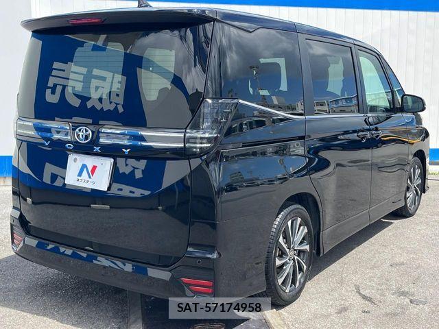 Toyota VOXY 2024-01 8882865-17