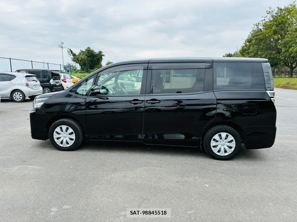 Toyota VOXY 2019-09 8865169-1