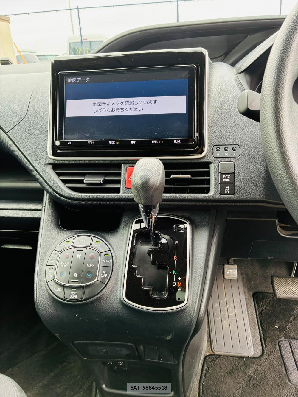 Toyota VOXY 2019-09 8865169-20