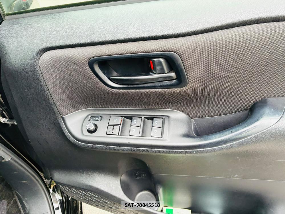 Toyota VOXY 2019-09 8865169-21