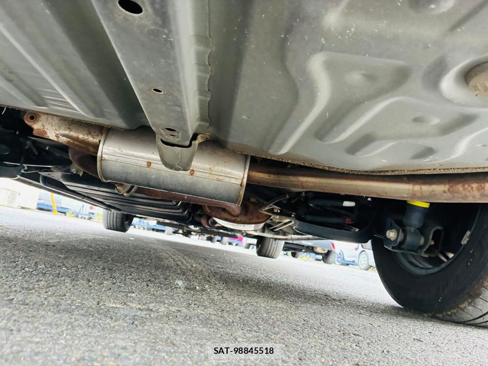 Toyota VOXY 2019-09 8865169-35