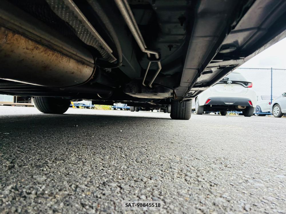 Toyota VOXY 2019-09 8865169-36