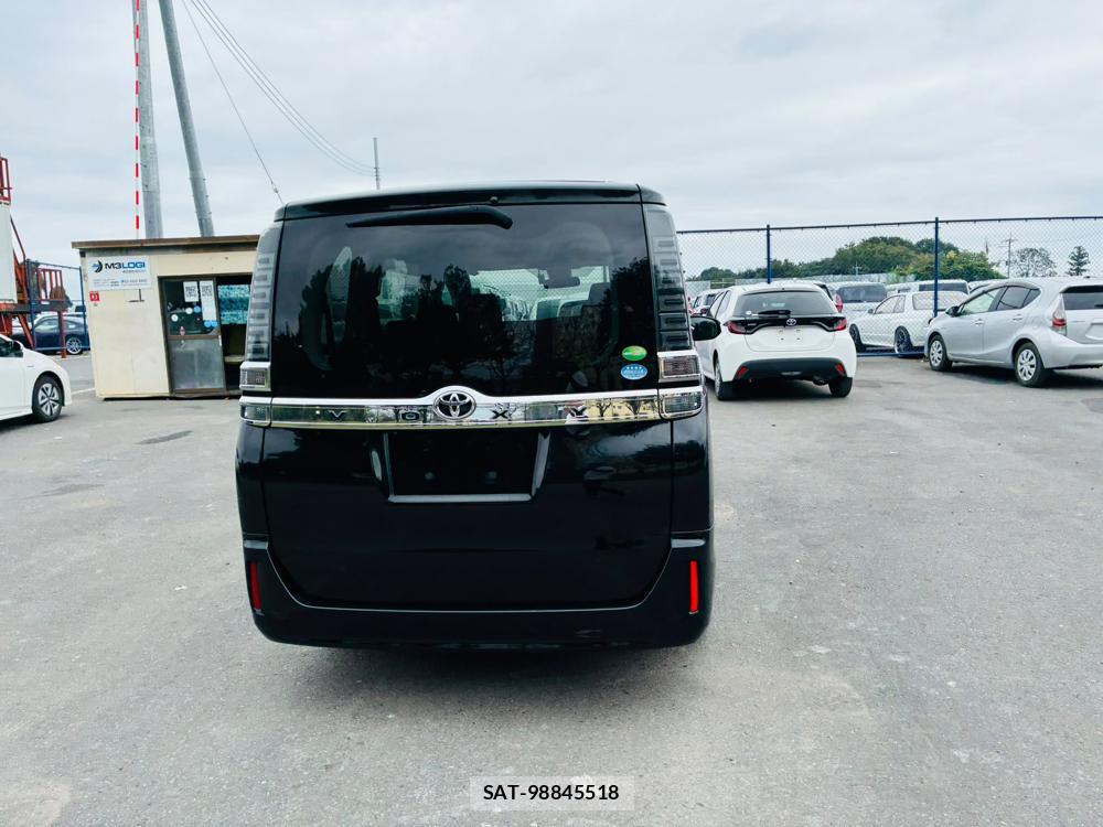 Toyota VOXY 2019-09 8865169-3