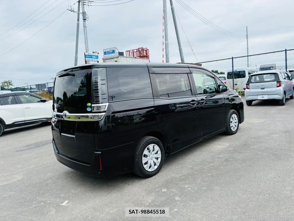 Toyota VOXY 2019-09 8865169-4