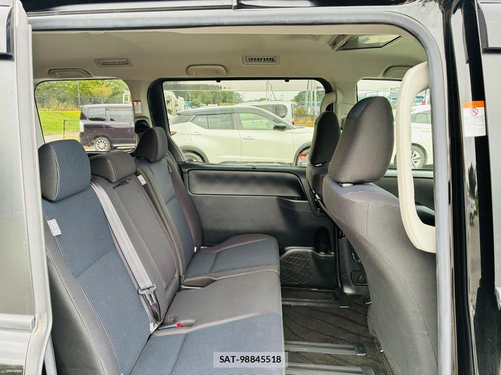 Toyota VOXY 2019-09 8865169-8